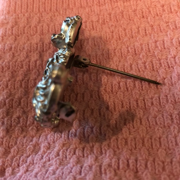 Vintage silver tone Poodle pin with crystal eyes - Picture 6 of 8